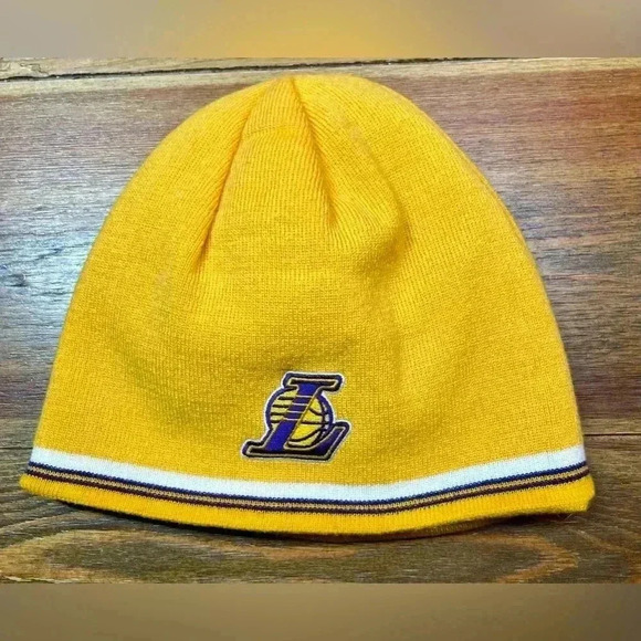 Vintage Adidas | Reversible Lakers Beanie / Hat | Yellow or Purple - Picture 3 of 5